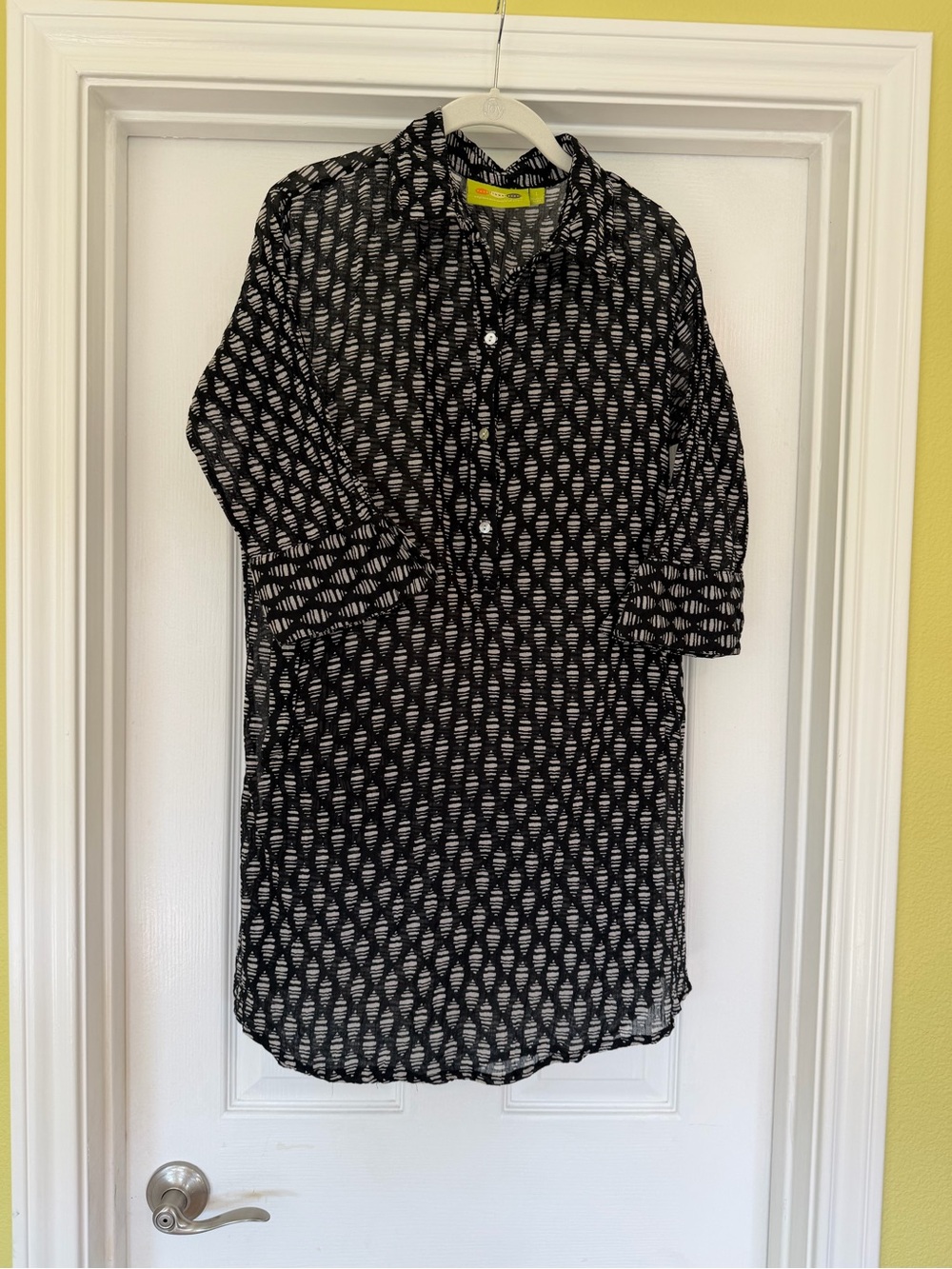 Rock Flower Paper Black & White Patterned Women's Swim Coverup/Tunic